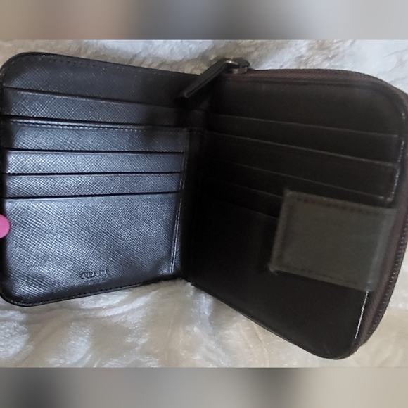 Prada nylon wallet - Picture 3 of 8